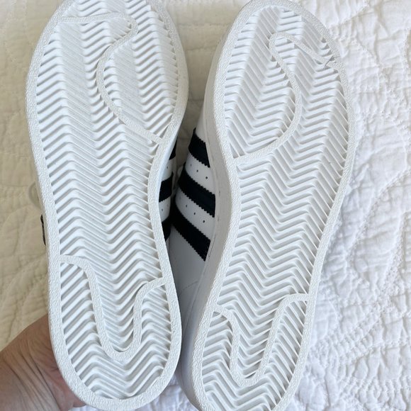 ADIDAS Superstar white leather runners - Picture 2 of 14